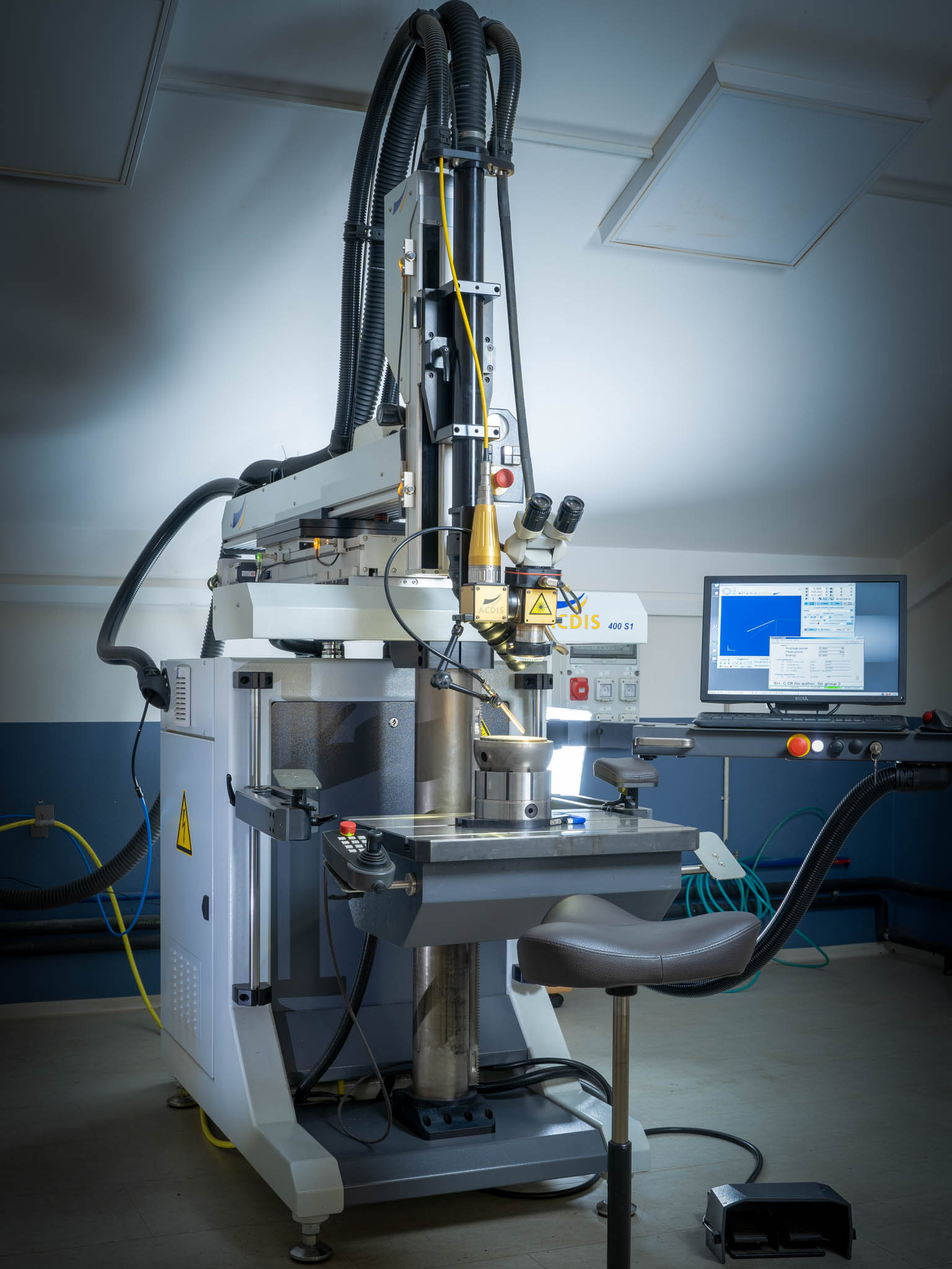 lasersko varjenje stroj